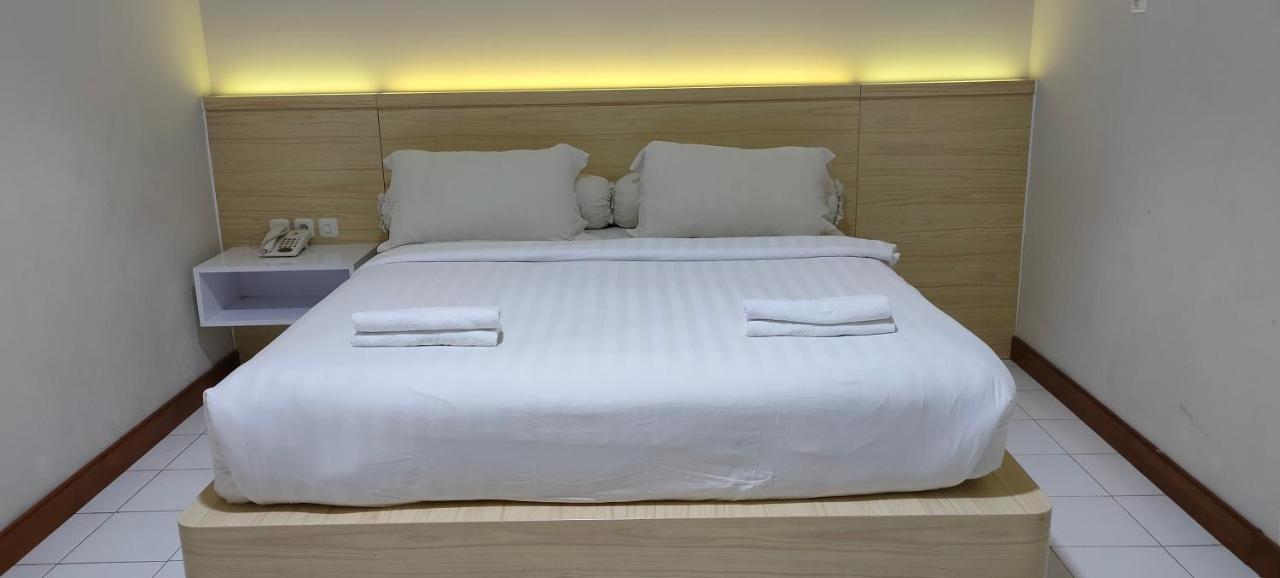 Twin Star Hotel Surakarta  Luaran gambar